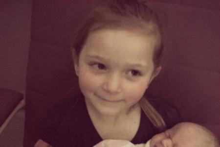 Mia, 4 ans, meurt noyée pendant que sa maman tenait un bébé dans les bras