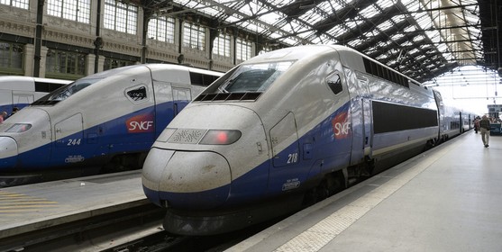 Elle Sort Fumer Avec Son Nouveau Compagnon Le Train Repart Avec Son Bebe